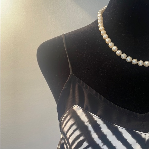 Black and White patterned sun Dress - Picture 3 of 4